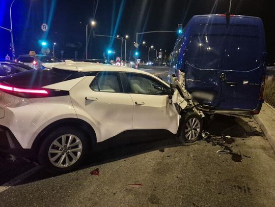 Prawie 200 km/h, ucieczka przed policją i zderzenie. 28-latek miał dwa zakazy i narkotyki