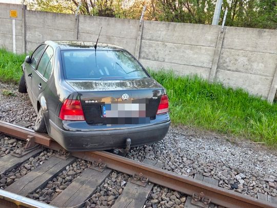 Próbował uciec policji, ale Bora jednak nie pojechała po torach. Mężczyzna został zatrzymany