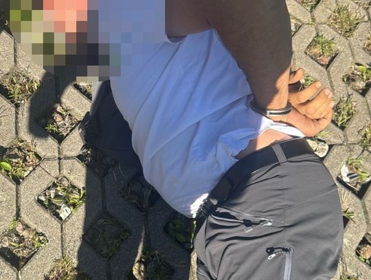 Próbował ukraść Audi i Volkswagena, ale udało się dopiero z Mercedesem. Został zatrzymany przez kryminalnych