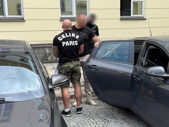 Próbowali porwać człowieka i wymusić pieniądze. Policjanci z "terroru" zatrzymali pięciu bandytów