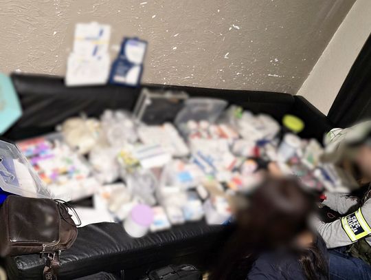 Produkowali sterydy i handlowali nimi w internecie. CBZC rozbiło zorganizowaną grupę przestępczą