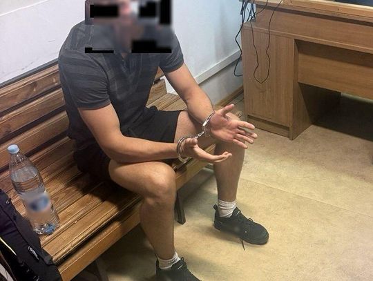 Pryskał gazem pieprzowym na imprezie. 12 osób potrzebowało pomocy medycznej