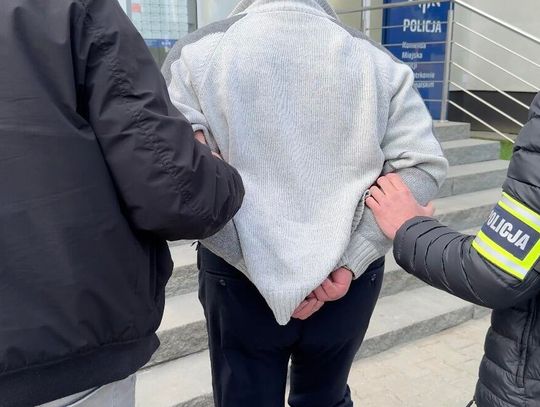 Przegląd widmo za łapówkę. 68-letni diagnosta masowo "podbijał" dowody