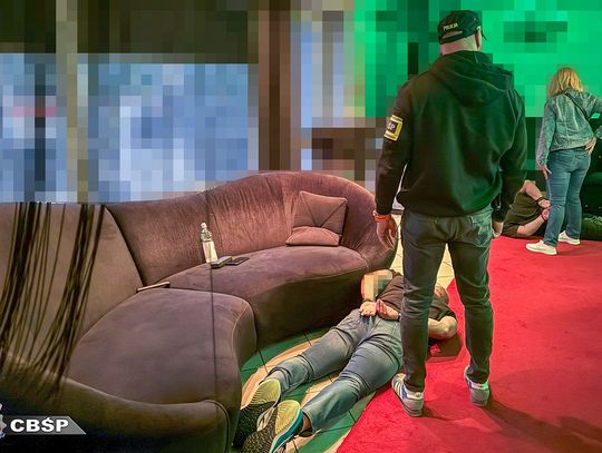 Przez blisko 30 lat żyli z cudzego nierządu. CBŚP rozbiło zorganizowany gang sutenerów