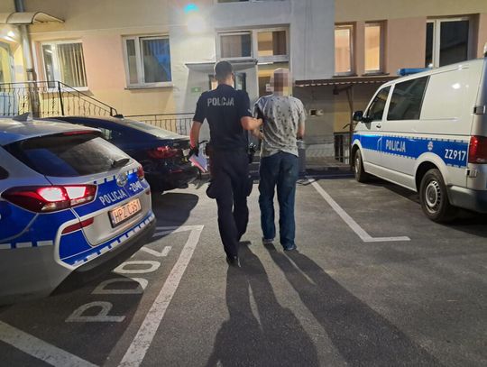 Przez cztery lata ukrywał się przed policją. Wpadł, bo pił alkohol przed sklepem