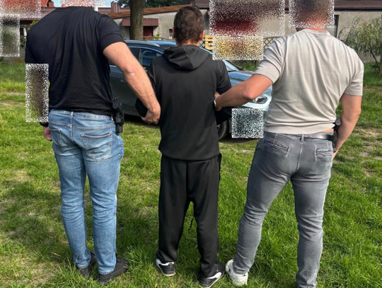 Przez dwa lata ukrywał się w Hiszpanii i chciał wrócić tylko na kilka dni. Kryminalni odstawili go do więzienia