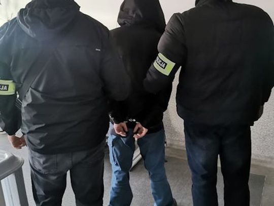 Przez dziesięć lat żył w ukryciu. Ścigany listem gończym 41-latek zatrzymany przez policję