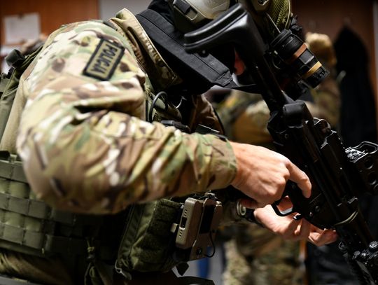 Przez kilka miesięcy rozpracowywali siatkę dilerów. Zatrzymano 12 osób i przejęto 31 kg narkotyków