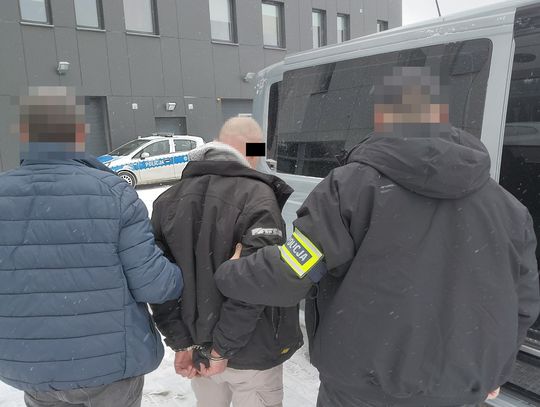 Przez kilka miesięcy skutecznie unikał policji. Funkcjonariusze wreszcie dopadli ściganego 56-latka