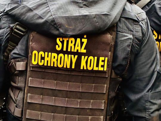 Przez pół godziny nie wychodził z toalety na dworcu. Znaleźli go zakrwawionego ze strzykawką