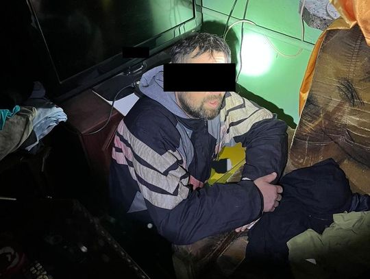 Przez siedem miesięcy ukrywał się przed rodziną w lesie. Wpadł podczas włamania do domu