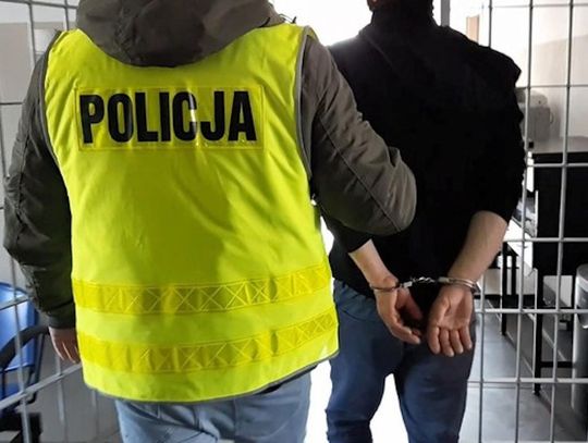 Przyjechał pod wpływem narkotyków na komendę. Miał składać zeznania jako świadek, a sam ma problemy