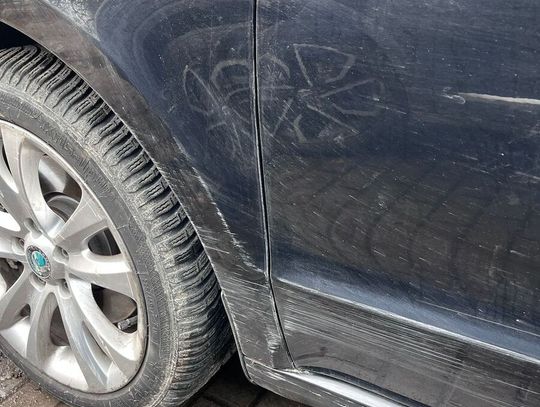 Przyjechała autem na egzamin prawa jazdy i znowu nie zdała. Wpadła, bo stuknęła na parkingu