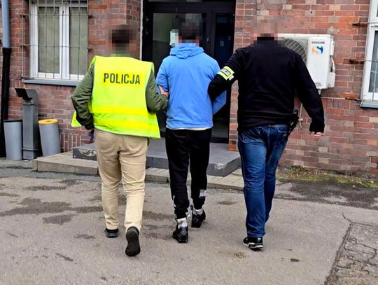 Przyszedł do pracy partnerki z butelką benzyny. Groził kobiecie, że ją podpali