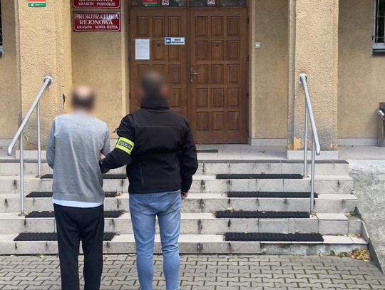 Przyszedł do szpitala z trzema nożami i szukał lekarki. Mężczyzna powstrzymany przez ochronę