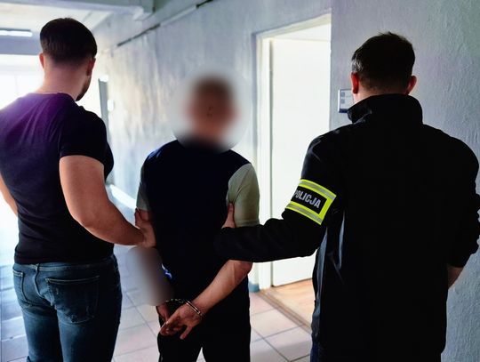 Przyszedł na komendę z amfetaminą w portfelu. Chciał zeznawać jako świadek, sam dostał zarzuty