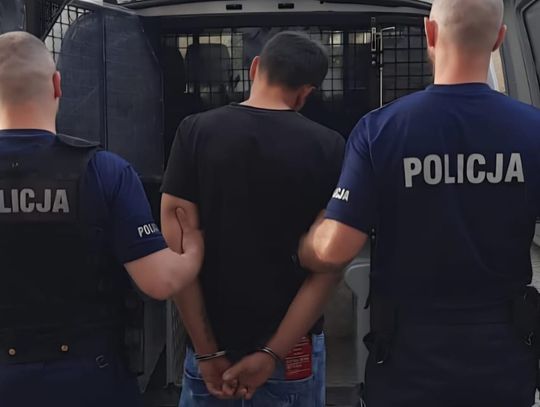 Przyszedł na komendę z narkotykami w kieszeni. Nie wiedział, że jest poszukiwany