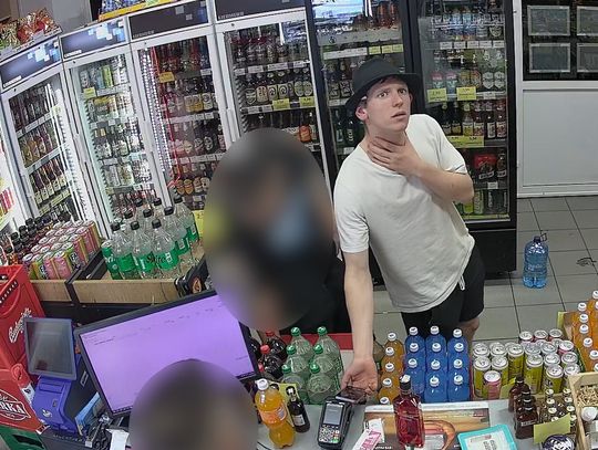 Przywłaszczył telefon i płacił nim w sklepie. Policja opublikowała zdjęcia złodzieja i prosi o pomoc