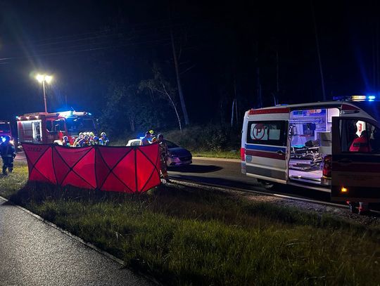 Quad zjechał z drogi i uderzył w słup energetyczny. Kierowca zginął na miejscu