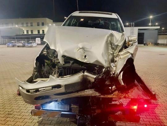 Ranny kierowca ze szpitala trafi prosto do aresztu. Rozbił się, gdy próbował uciec policji