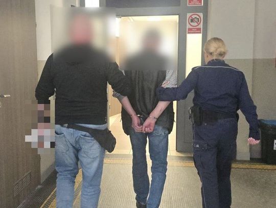 Ratownicy wezwani do pijanego mężczyzny w ośrodku wczasowym. Zaatakował, gdy próbowali mu pomóc