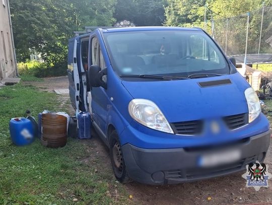 Recydywista kradł olej napędowy z ciężarówek, a potem odsprzedawał go na podwórku