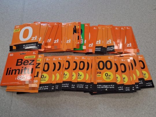 Rejestrował karty SIM na fikcyjne dane i sprzedawał je oszustom. Zatrzymany pracownik sklepu