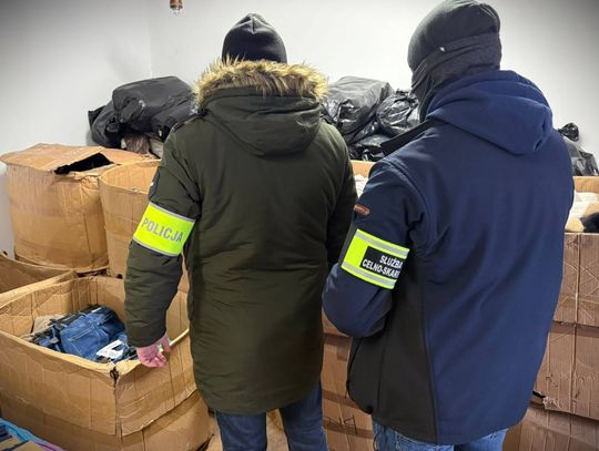 Robili transmisje i sprzedawali podrabiane ciuchy. Przejęty towar wart ponad 5 mln zł