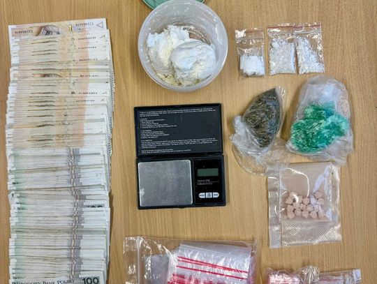 Rodzice wpadli w panikę podczas kontroli drogowej. Wieźli 4-letnie dziecko i sporo narkotyków