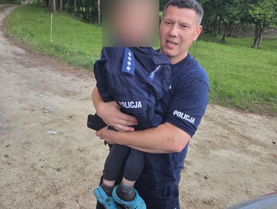 Rodzice zorientowali się, że nigdzie nie ma ich 3-letniego dziecka. Został znaleziony trzy kilometry od domu