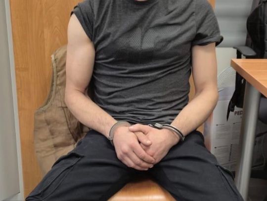 Rosjanie zatrzymani w BMW bez tablic. Próbowali zmylić policjantów - właśnie wracali z włamania