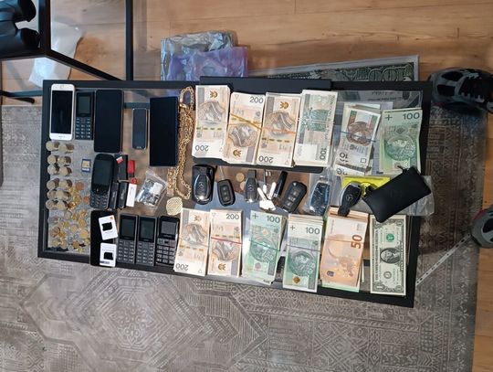 Rozbito tytoniową szajkę. Wprowadzili na rynek nielegalny towar wart 16 milionów złotych
