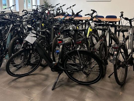 Rozbity gang złodziei rowerów. Policjanci zabezpieczyli ponad 170 jednośladów i zatrzymali 5 osób