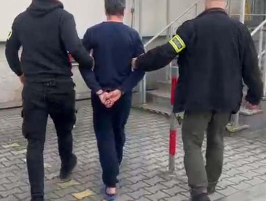 Rozpędzone Audi wjechało w kobietę na przejściu dla pieszych. Kierowca zostawił ją bez pomocy