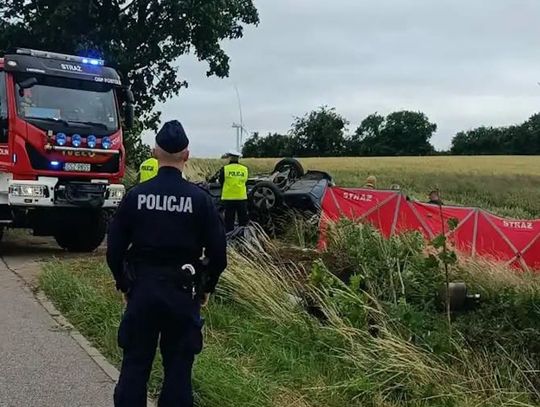 Rozpędzone BMW uderzyło w nasyp. Cztery osoby zginęły w wypadku, w tym 12-latka