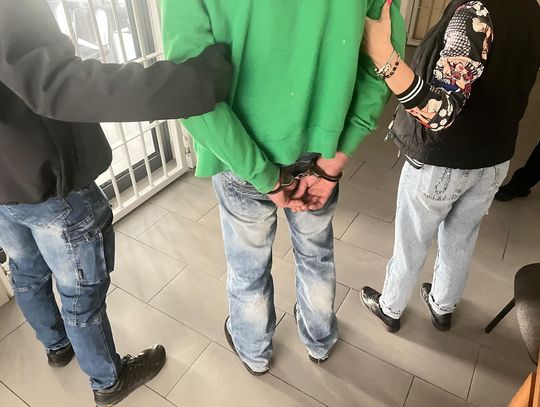 Roztrzęsiony 44-latek wbiegł do przychodni i domagał się detoksu. Gdy usłyszał odmowę, wpadł w szał