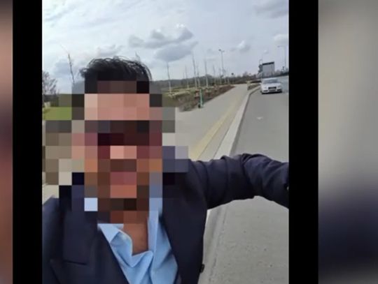 Rumun zaczepiał kierowców i chciał sprzedać im tombak. Mówił, że jest arystokratą z Dubaju. WIDEO