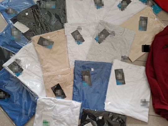 Rumuni handlowali na targowisku podrabianymi ciuchami znanych marek. Stracili towar warty kilkadziesiąt tysięcy