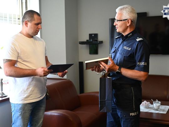 Rzucili się na pomoc i obezwładnili nożownika. Bohaterowie z Chorzowa docenieni przez policję