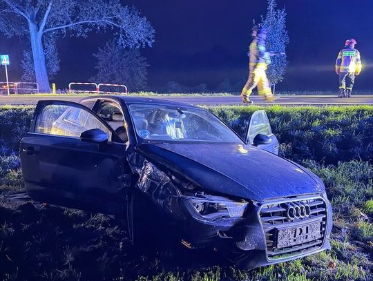Samochód w rowie, dwóch rannych pasażerów. Kierująca autem 29-latka miała prawie 1,4 promila