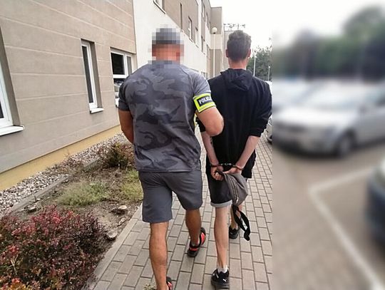 Sceny jak z filmów akcji w Warszawie. Złodziej uciekał pod prąd i próbował zepchnąć z drogi radiowóz