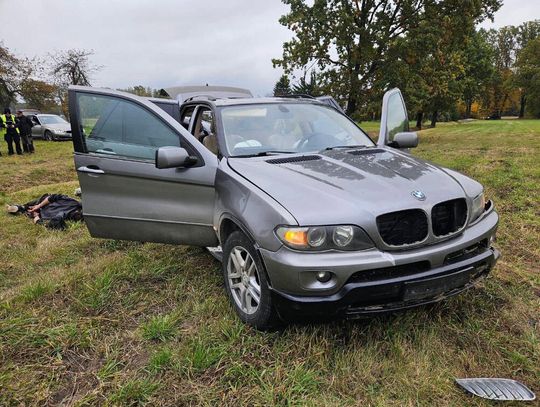 Sceny jak z filmu akcji. Pościg za BMW zakończony wypadkiem, w aucie nielegalni imigranci. WIDEO