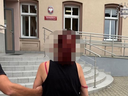 Ścigana kobieta wpakowała się w jeszcze większe kłopoty. W mieszkaniu miała dużo narkotyków