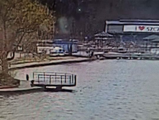 Ścigany 17-latek wskoczył jeziora. Nie chciał trafić do Młodzieżowego Ośrodka Wychowawczego Ścigany 17-latek wskoczył jeziora. Nie chciał trafić do Młodzieżowego Ośrodka Wychowawczego