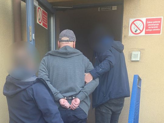 Ścigany 7 listami gończymi za poważne przestępstwa zatrzymany. Czeka go ponad 13 lat odsiadki