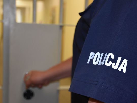 Ścigany listem gończym i 11 nakazami doprowadzenia sam przyszedł na policję. Miał dość ukrywania się