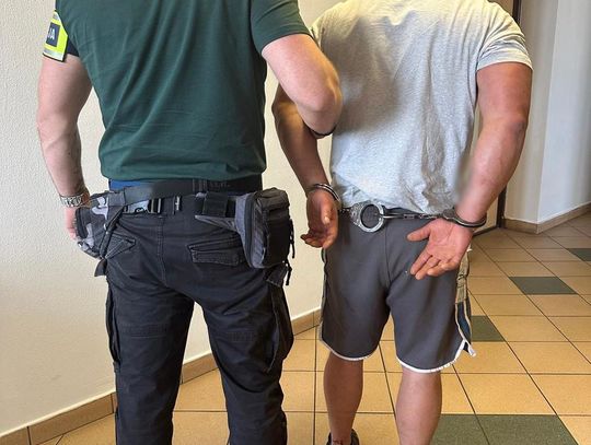 Ścigany listem gończym wyjechał z miasta i znalazł robotę na budowie. Policjanci ruszyli jego tropem