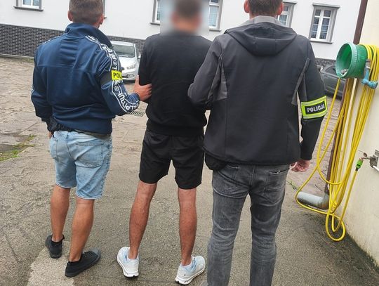 Ścigany pięcioma listami gończymi zatrzymany nad morzem. Przez 9 lat skutecznie unikał policji