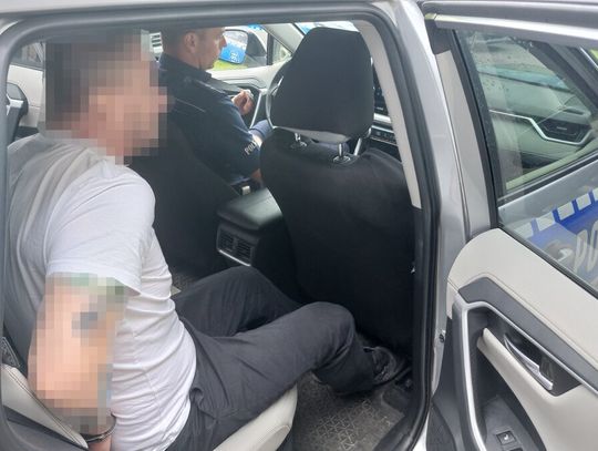 Ścigany w całej Europie 47-latek zatrzymany w volkswagenie. Wpadł podczas rutynowej kontroli