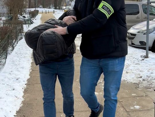 Seryjny niszczyciel kabrioletów zatrzymany. Przyjeżdżał ze wsi i rozpruwał nożem dachy samochodów Seryjny niszczyciel kabrioletów zatrzymany. Przyjeżdżał ze wsi i rozpruwał nożem dachy samochodów